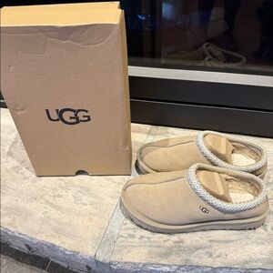 UGG Tasman